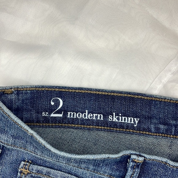 LOFT BY ANN TAYLOR • MODERN SKINNY JEAN • SIZE 2 • NEW WITHOUT TAGS • DARK WASH - Picture 7 of 12